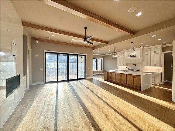 4th image of 6703 SW Heartbeat St