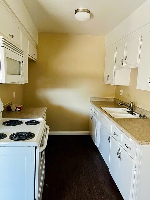 1st image of 2829 E Coolidge St #9