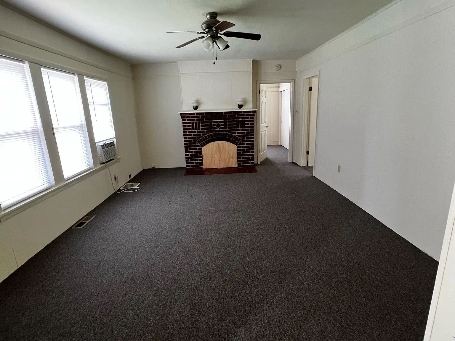 2 bed, 900 sqft, $1,275 — Photo 4