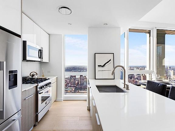 5th image of 242 W 53rd St Ph 62A