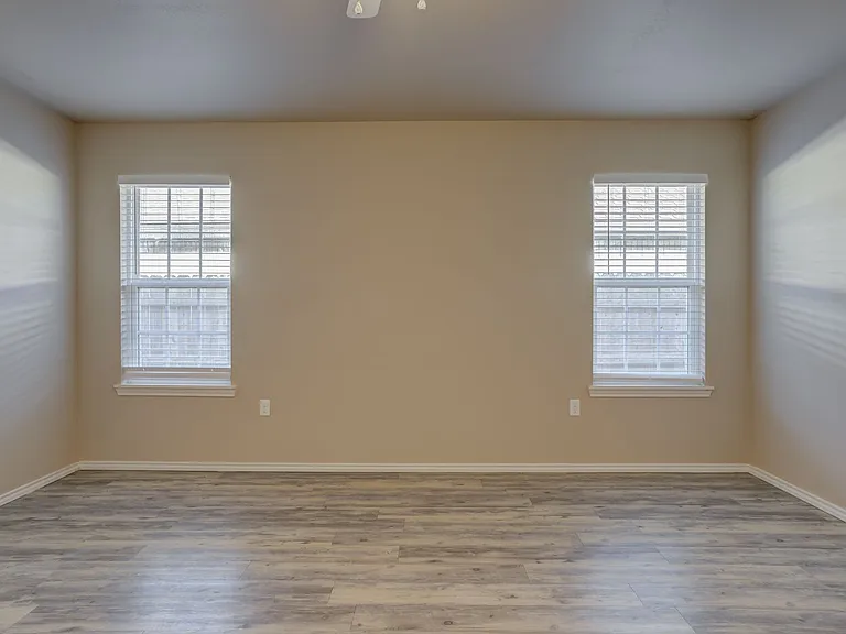 1009 Preston Trl — Photo 18
