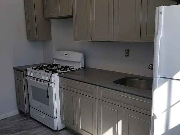 5th image of 384 Long Island Ave