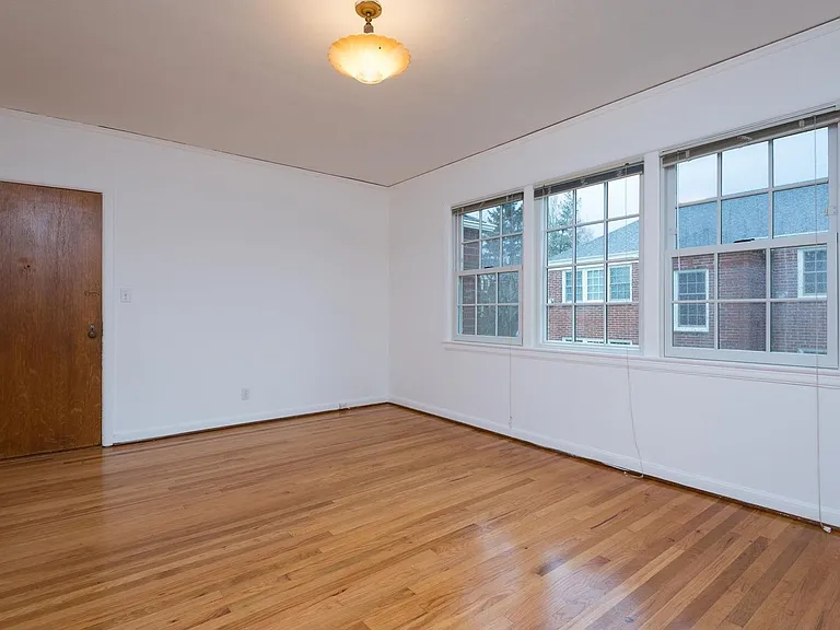 Sandycrest Terrace Apartments — Photo 17