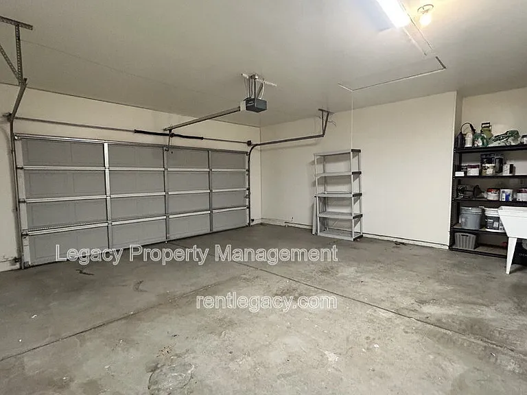 523 Cascade Dr — Photo 27