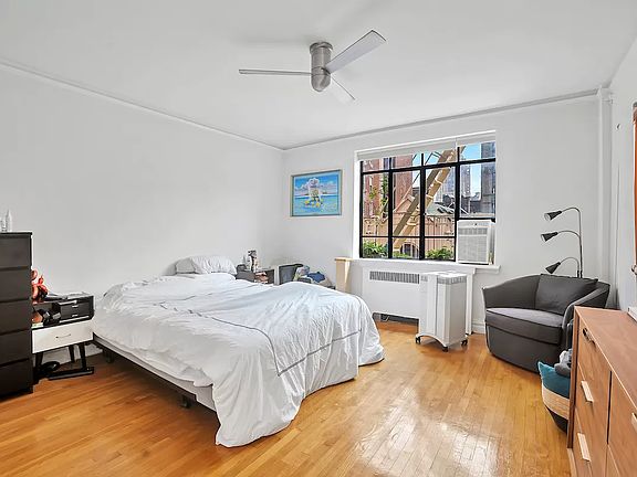 5th image of 255 W 23rd St APT 5HE