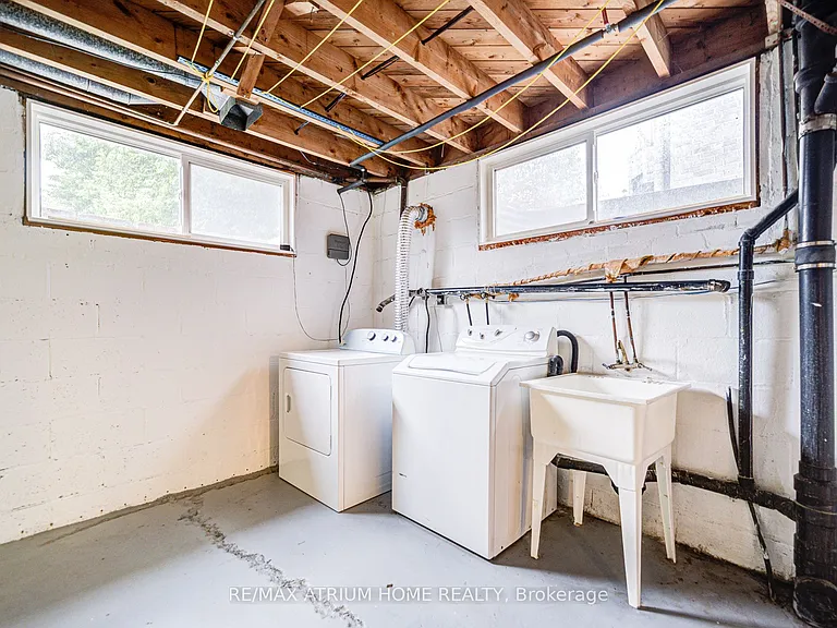 134 Fairglen Ave — Photo 33