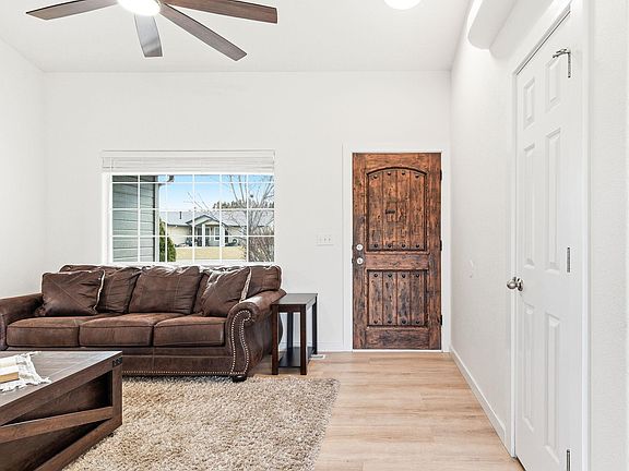 4th image of 696 W Rams Hill St