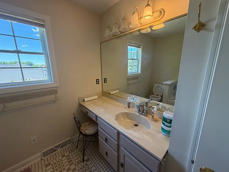 233 S Bayshore Dr — Photo 13
