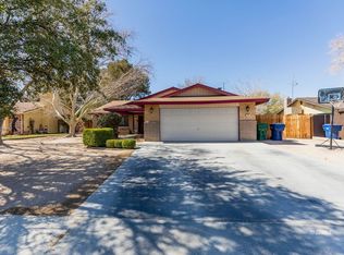 305 S Locust St, Ridgecrest, CA 93555