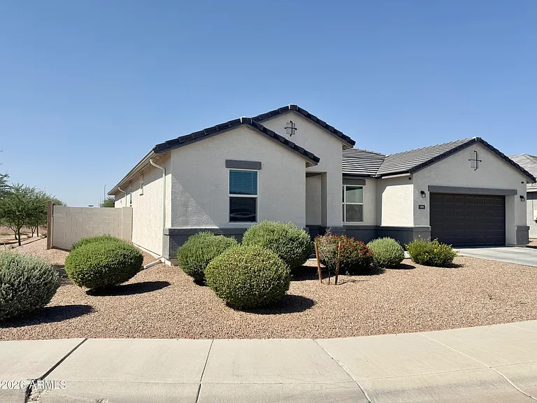 1090 W Beacon Dr — Photo 3