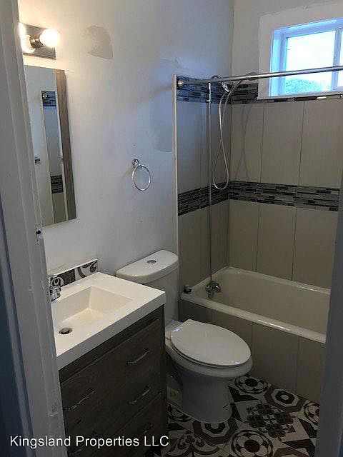 2nd image of 4971A Parker Ave