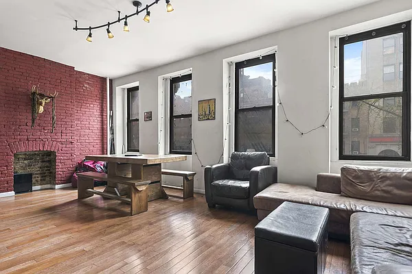 Rented by Compass | media 19