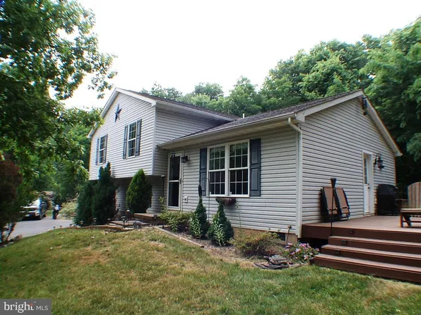 274 Chimney Dr, Bunker Hill, WV 25413