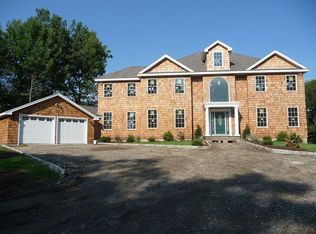 45 Cal Dr, Trumbull, CT 06611