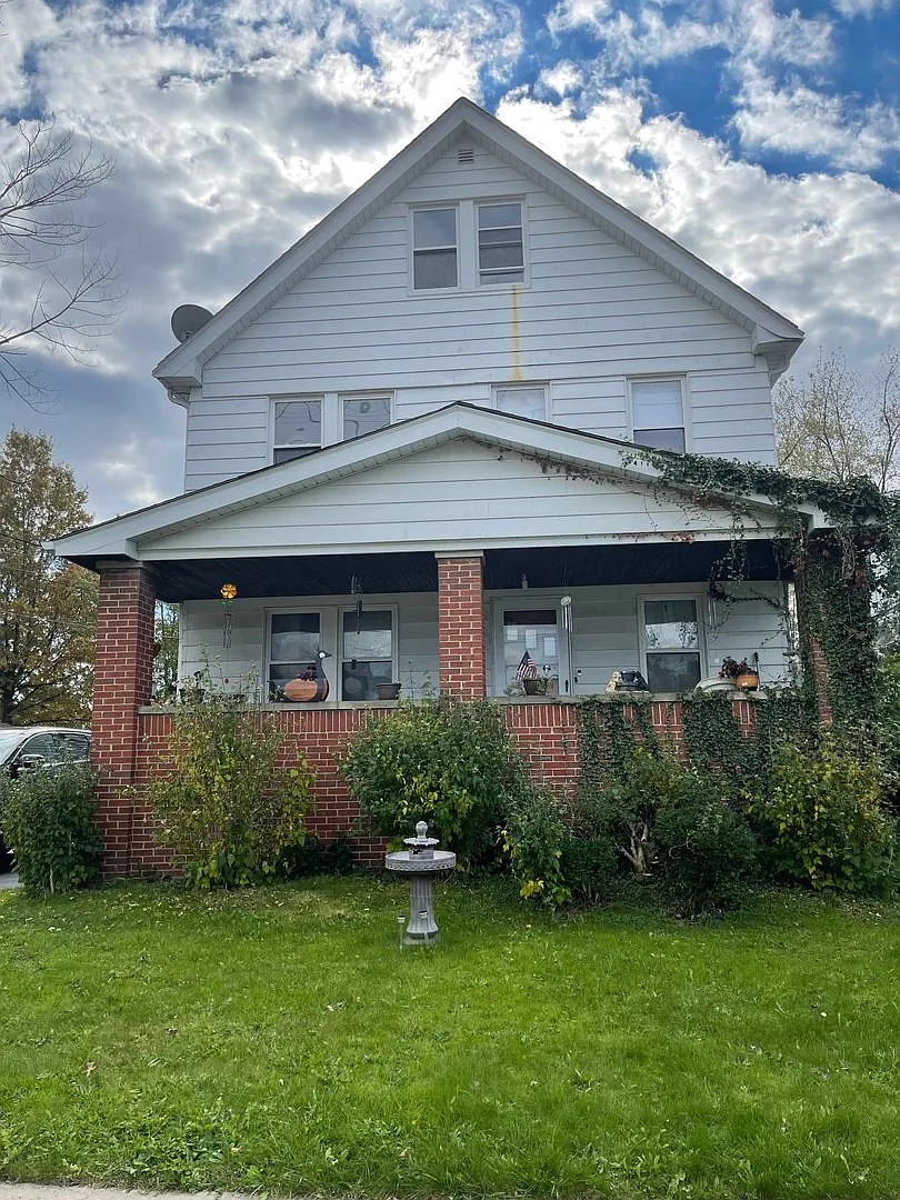 20664 Miller Ave #Up photo 1