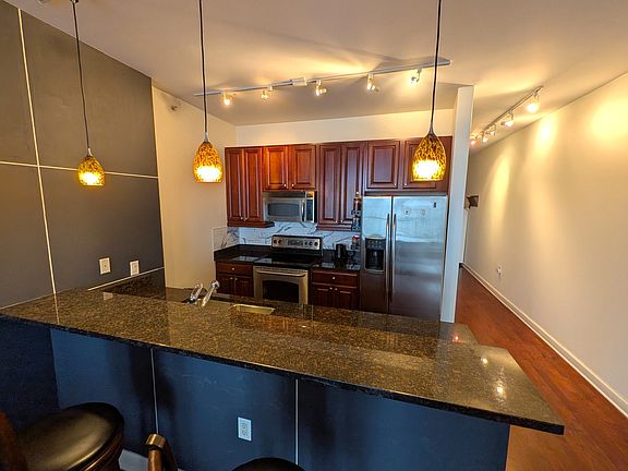 4th image of 1235 S Prairie Ave APT 2206