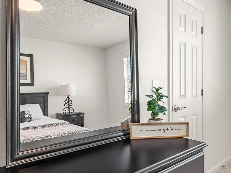 Harbour Lake Apartments — Photo 5