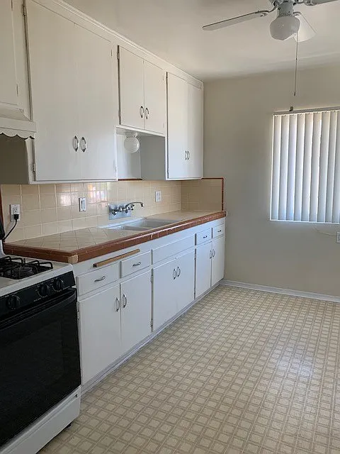1135 E Lexington Ave