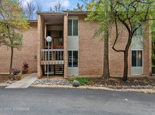 6013 Forest View Rd APT 1F, Lisle, IL 60532
