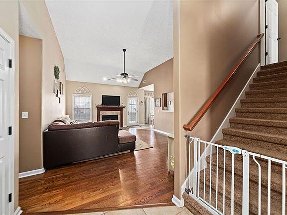 2nd image of 1229 Chinook Cir