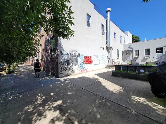 Rented by Garden Management | media 24