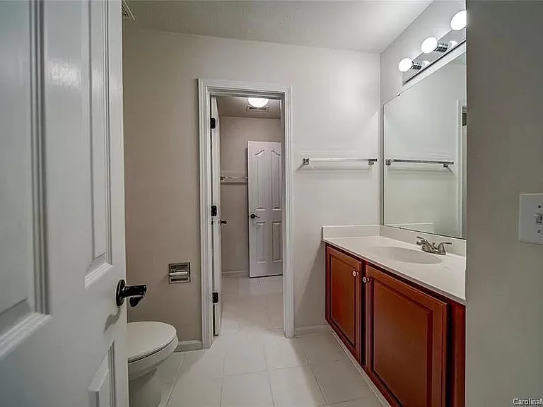10947 Princeton Village Dr — Photo 14