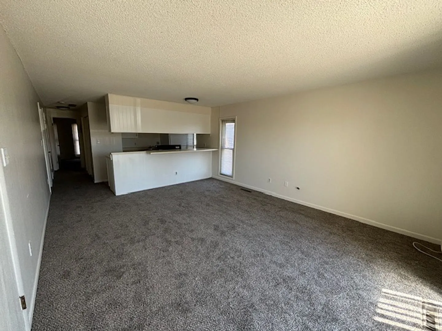 PM 193 - 2412 Pattison — Photo 2