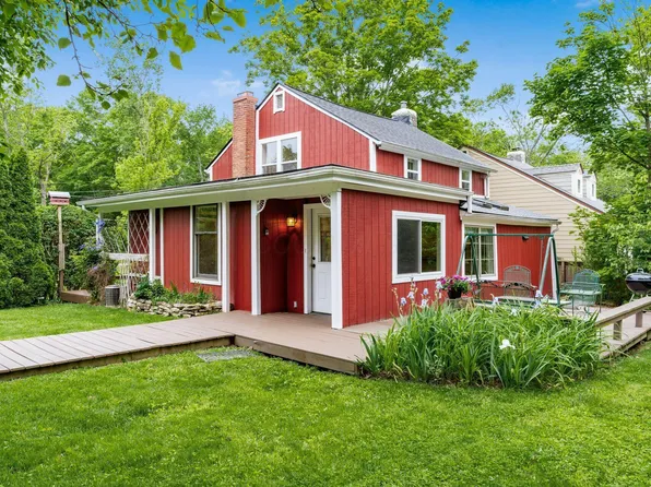 796 Mulberry Dr, Sharon, OH 43235