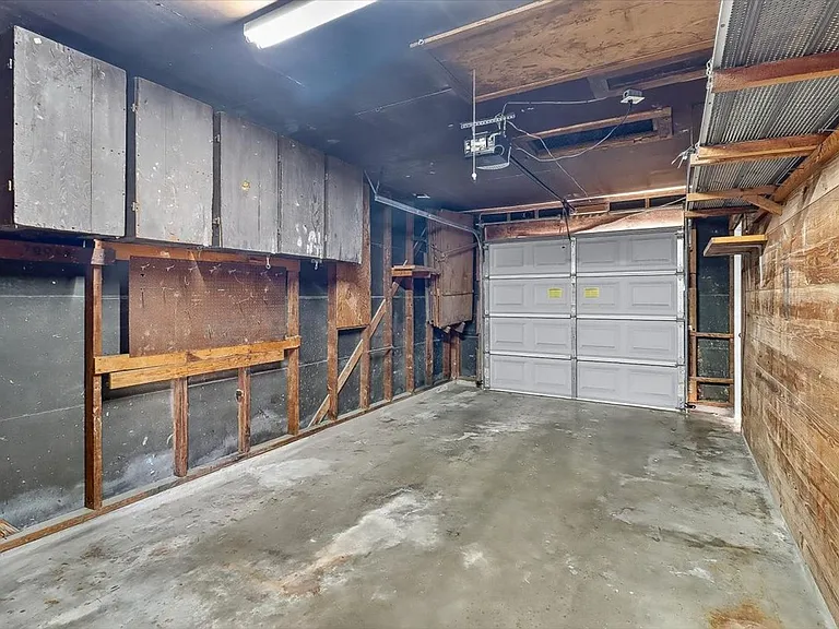 4637 Calvin Dr — Photo 39
