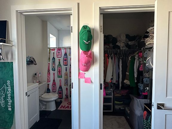 3rd image of 1520 N Sydenham St #3