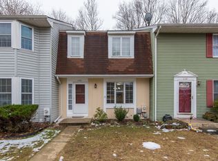 1091 Holmespun Dr, Pasadena, MD 21122