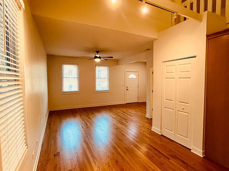 2306 N Hoyne Ave — Photo 5