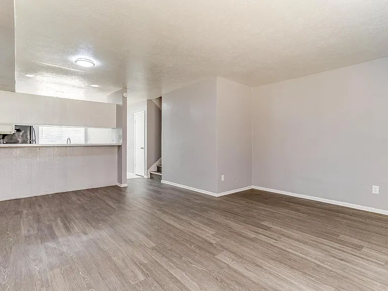 Vista Buena Apartments — Photo 16