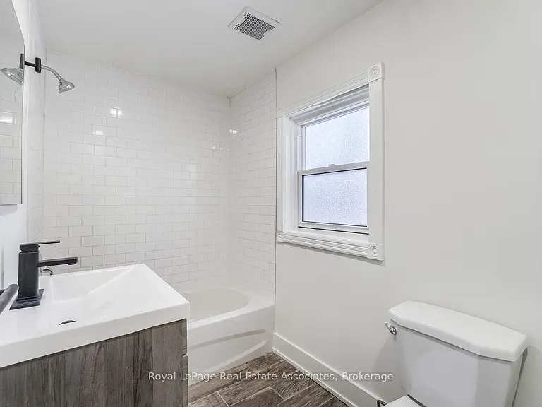 39 Welland Ave S #1 — Photo 19