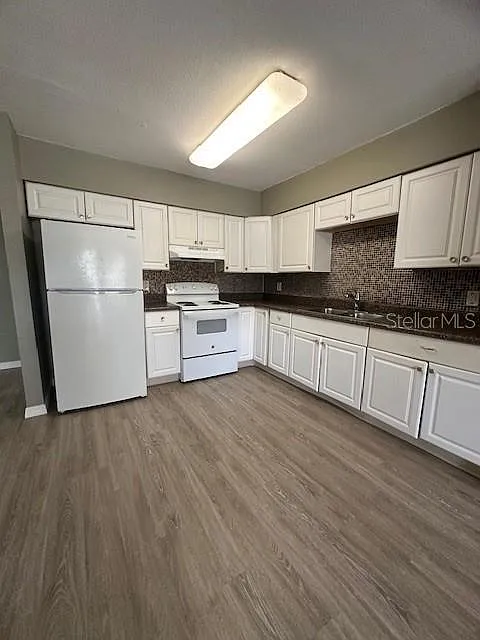 3 bed, 1.0 bath, 1715 sqft, $1,650 — Photo 1