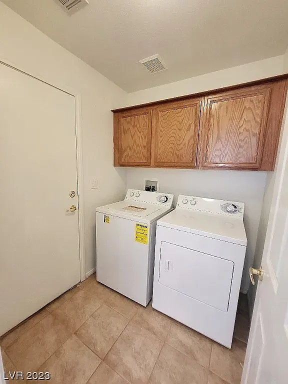 4 bed, 2320 sqft, $800 — Photo 2