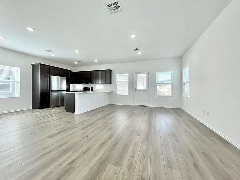 1517 Cobblecrest Ln — Photo 6
