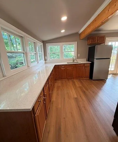 920 Cardinal Dr — Photo 8