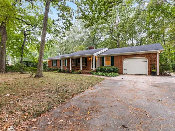 748 Pinetree Dr, Virginia Beach, VA 23452