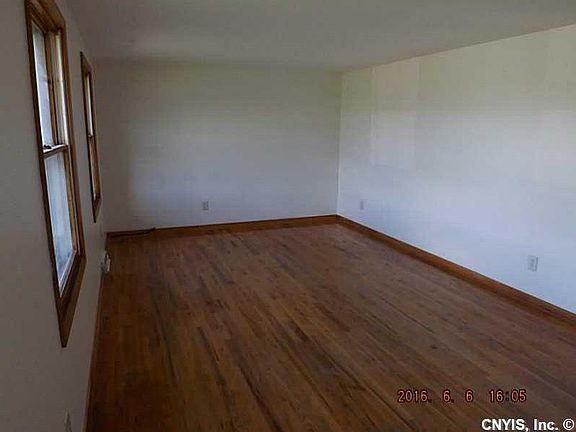 4th image of 5811 N Burdick St