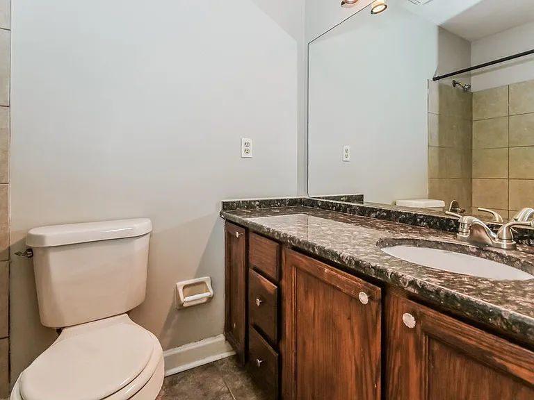 4864 Barkshire Dr — Photo 15