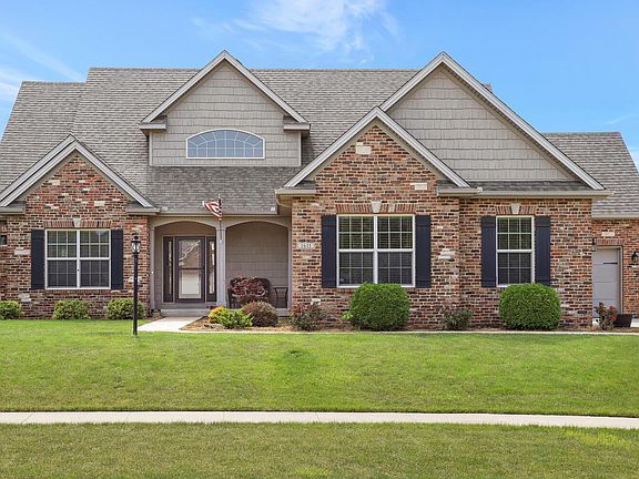 2nd image of 1611 Briarwood Ln