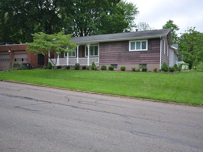 646 Morningview Ave — Photo 3