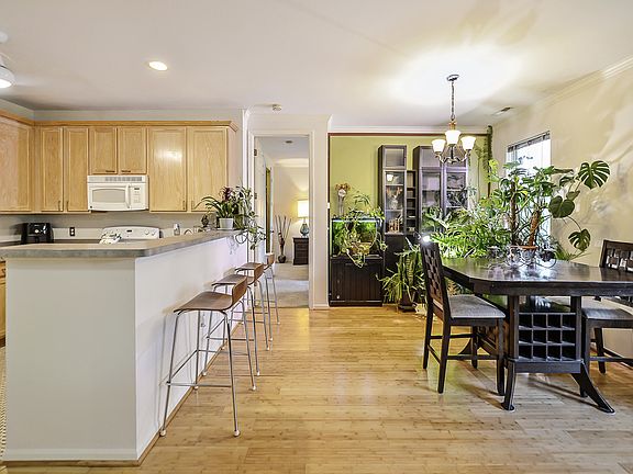 4th image of 3057 Primrose Ln