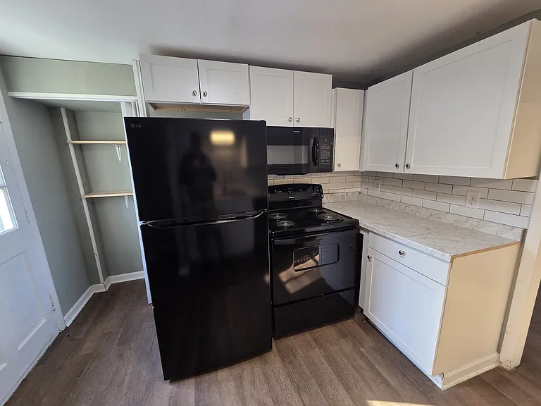 2424 Tinnell Ct #2424 — Photo 3