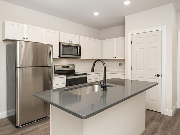 5th image of 2577 N Downer Ave #206