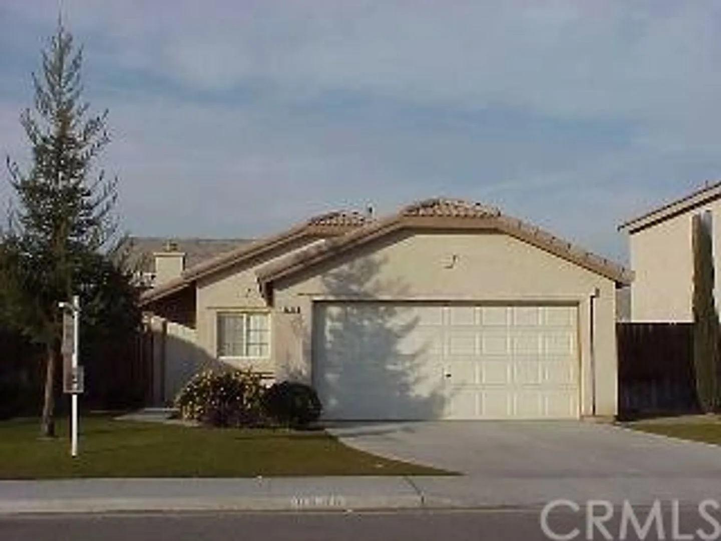 House - The Oaks — Photo 1