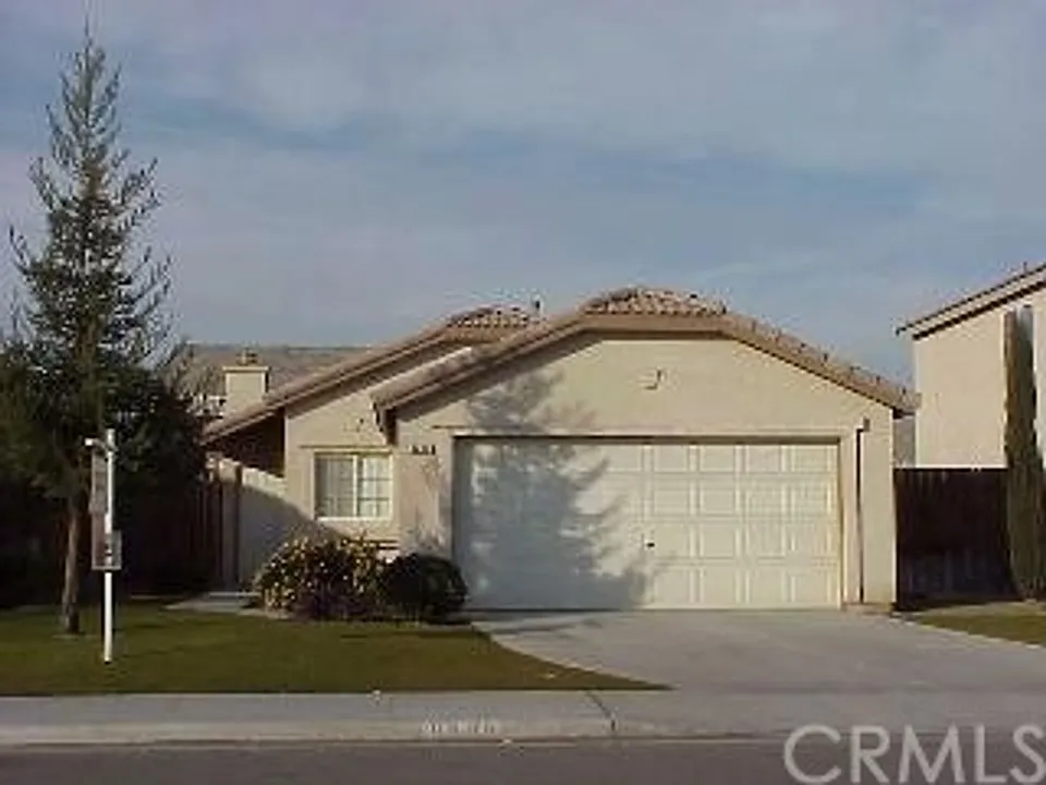 8400 Persimmon Dr