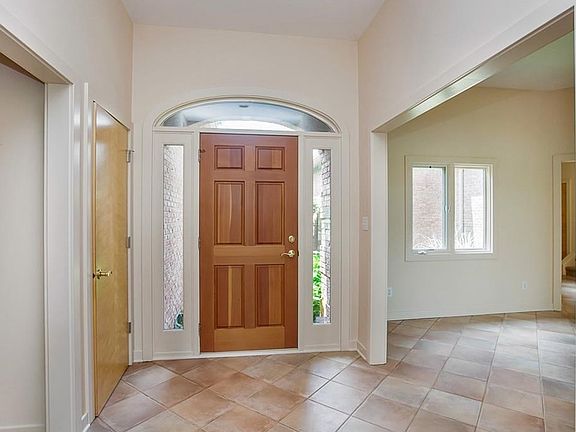 3rd image of 10909 Three Hundred Yard Dr