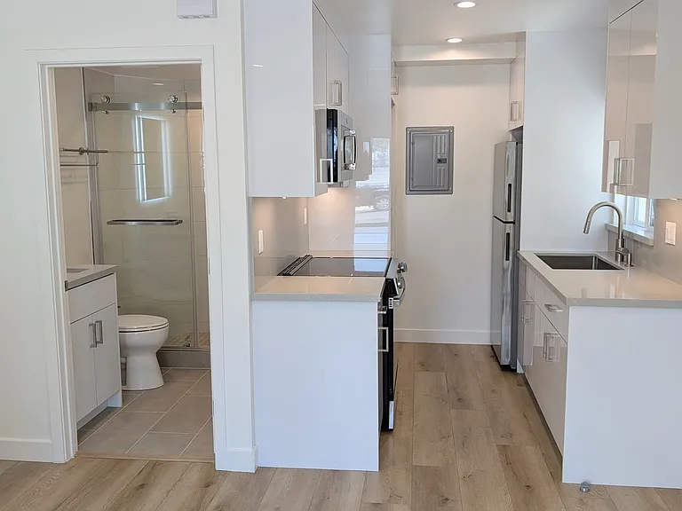 1333 Brockton Ave #8 — Photo 2